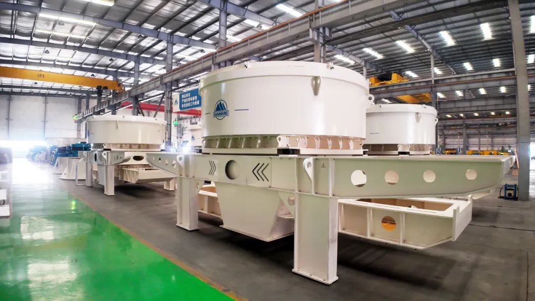 VC7系列立式?jīng)_擊破碎機(jī)——多領(lǐng)域適用，展現(xiàn)強(qiáng)大實(shí)力